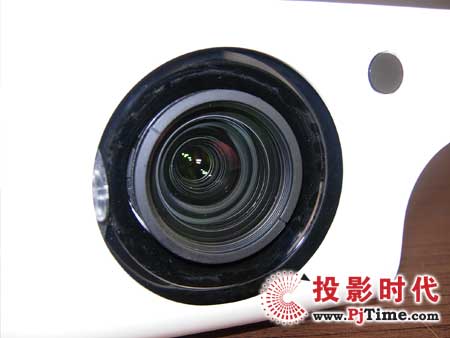 明基sp820商務(wù)投影機(jī)投影