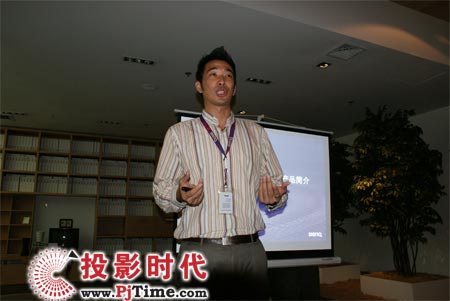娛樂一“夏” 明基短打王MP512ST投影機