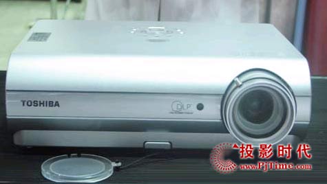 東芝TDP-S35投影機(jī)