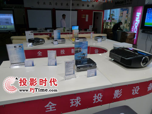 金融危機中IT賣場倍感寒意,投影城新模式一枝獨秀