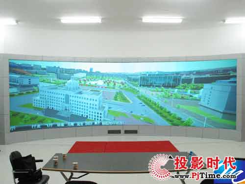 大連高新技術園區(qū)創(chuàng)業(yè)園三通道虛擬仿真弧形背投大屏幕系統(tǒng)