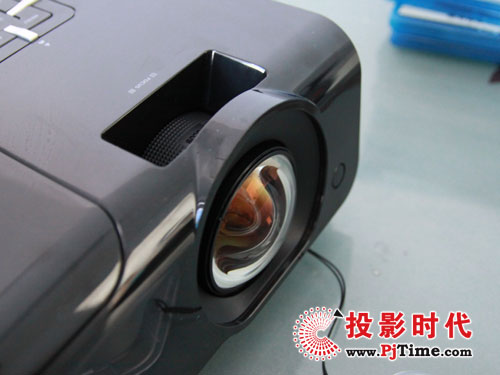 評測預告：麗訊D930TX短焦教育投影機