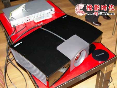 優派PRO8100 最新價36900元送高清播放器