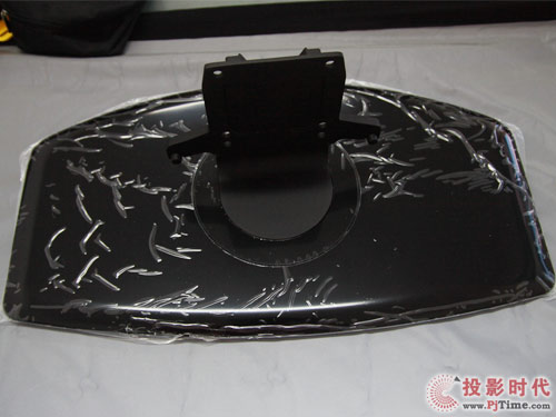 飛利浦47PFL9509液晶電視：齊全的附件裝備