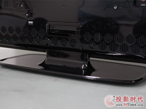 L46P10FBE藍光互聯網電視:“雙色無痕注塑”生產工藝