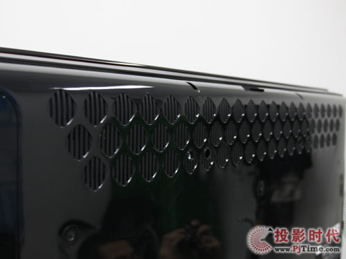 L46P10FBE藍光互聯網電視:“雙色無痕注塑”生產工藝