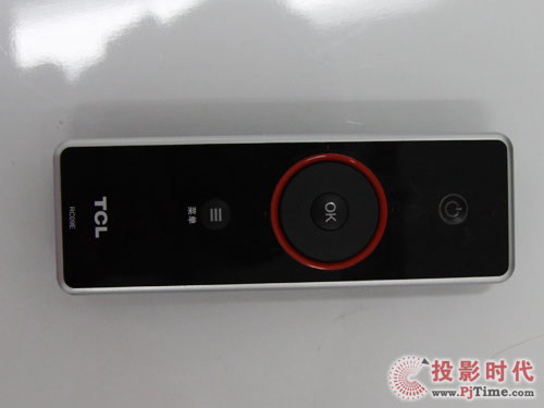 TCL L46P10FBE藍光互聯網電視：豐富的附件配備