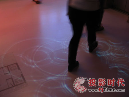 首屆中國動漫藝術(shù)展 投影技術(shù)大放異彩