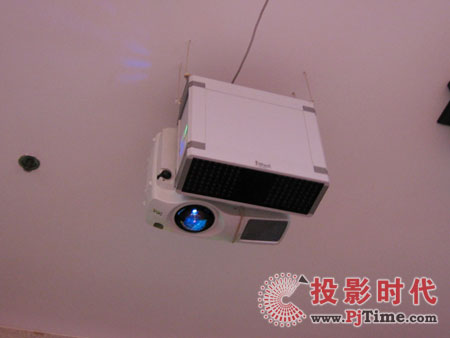 首屆中國動漫藝術(shù)展 投影技術(shù)大放異彩