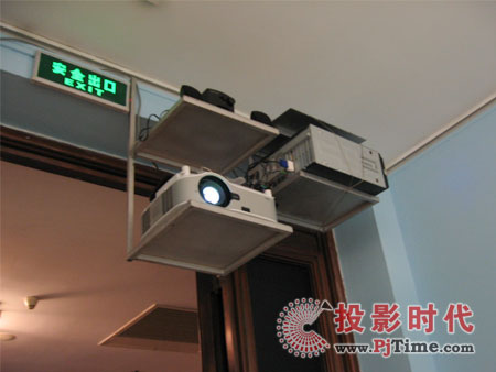 首屆中國動漫藝術(shù)展 投影技術(shù)大放異彩