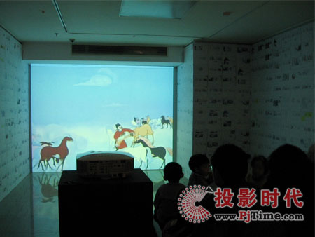 首屆中國動漫藝術(shù)展 投影技術(shù)大放異彩