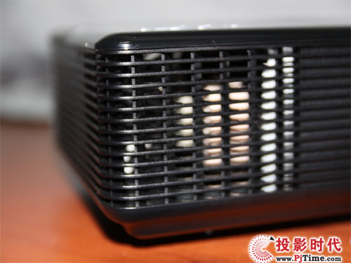 宏碁P1203的散熱式柵欄
