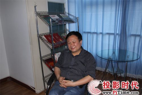山西銀星特技攝影技術(shù)研究所粱堅(jiān)平