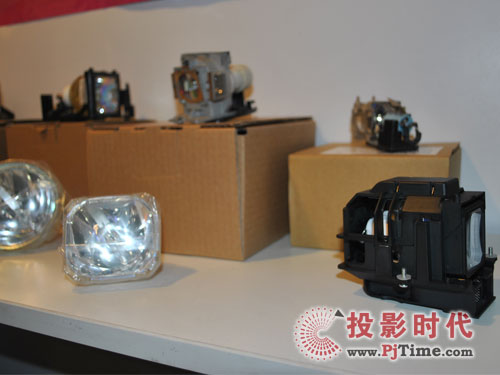 華燈光電公司投影燈泡