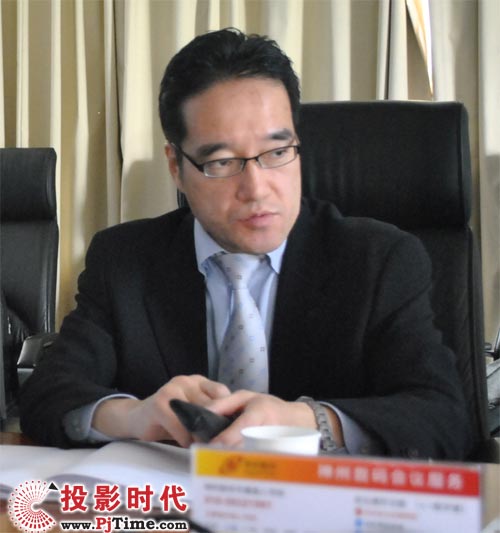 卡西歐日本總部的投影機負責人三瓶昭浩