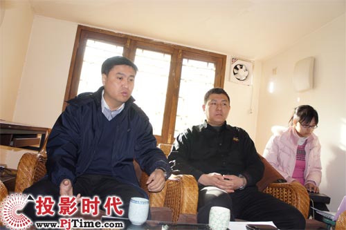 優派全國行業銷售總監姚剛先生、大恒創新公司顯示科技事業部投影機產品銷售總監姚宏