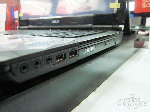 魔幻3D視效 華碩推新款3D游戲本G51Vx