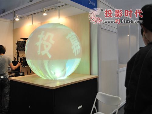 北京志飛騰達攜投影機吊架亮相InfoComm展