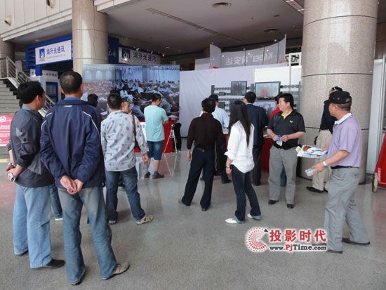 安立信盛裝出席西安警用裝備展