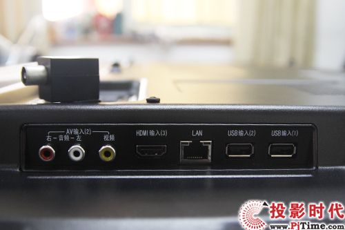 長虹3DTV51858電視側面接口