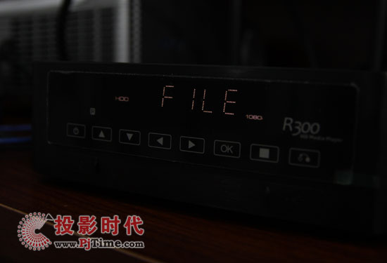 |R300Wjýw3D岥řC