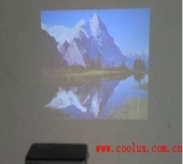 酷樂視家族添新成員----微型投影機COOLUX Q2