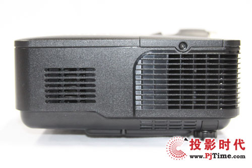 雅圖DX229投影機側面