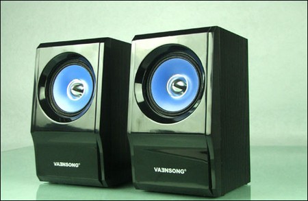 硬朗實力派：萬圣2.1多媒體音箱V-800試用 