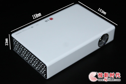 LG微型投影機PB60G側拍