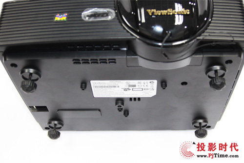優派Pro9000底部