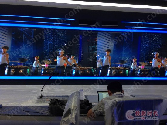 福建廈門電視臺監播中心啟用“CIMA等離子拼接顯示大屏幕背景墻系統”