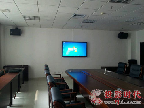 仙視“寓教”交互一體機(jī)走進(jìn)陜西商洛市政府會(huì)議室