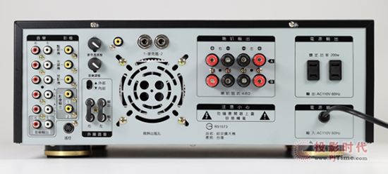 200瓦輸出功率：HD Comet KA-1500卡拉OK綜擴