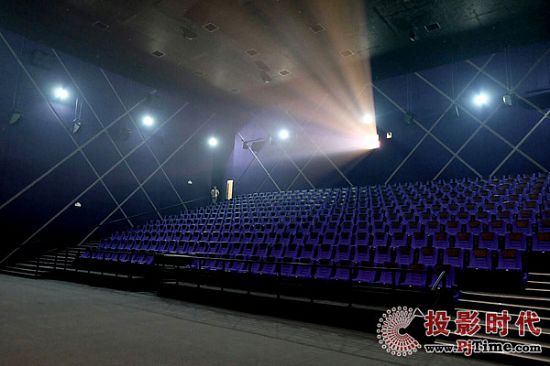 SM Seaside City購物城中的SM Cinema可容納超過350個豪華座位