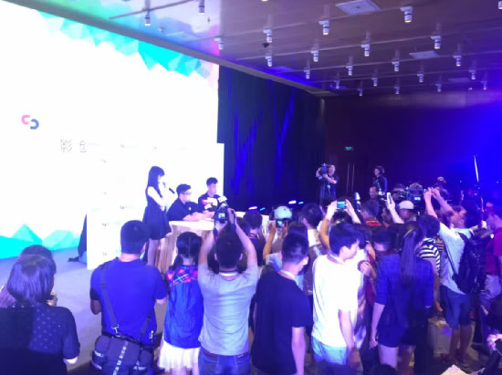 影創科技發布4款AR智能眼鏡 已獲得12萬臺訂單