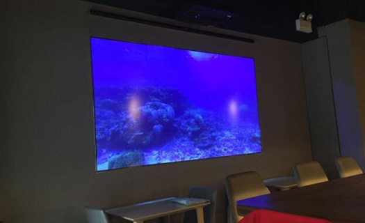 光峰激光電視進駐醉人的香港蘭桂坊