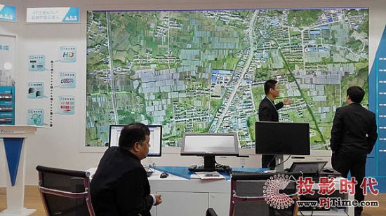 80寸激光DLP后維護顯示單元