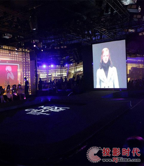 高bigger！樂(lè)麗投影機(jī)走進(jìn)時(shí)尚秀場(chǎng)
