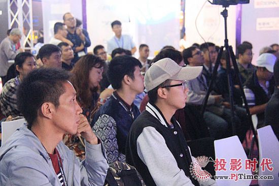 贏康楊英俊受邀在上海燈光音響展發(fā)表演講