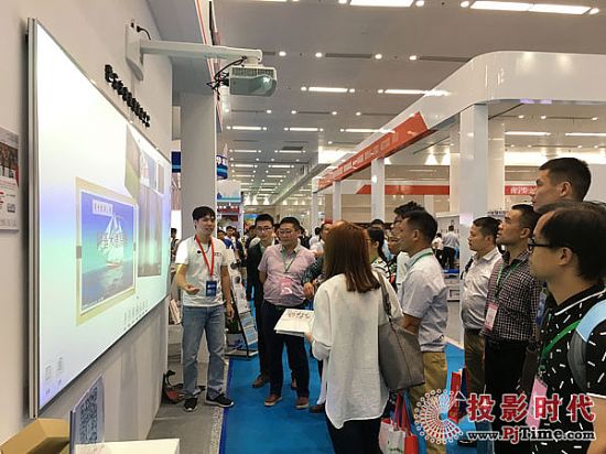 DET商教激光投影機亮相第71屆中國教育裝備展示會