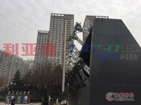 藍(lán)碩科技打造西安高新區(qū)智能機(jī)械臂展演系統(tǒng)