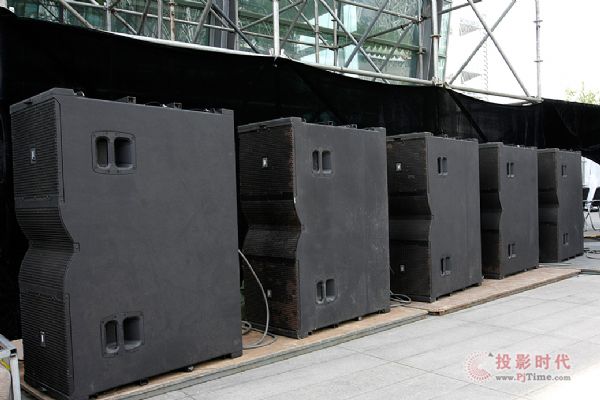 JBL VTX V12線陣列揚聲器亞洲首演