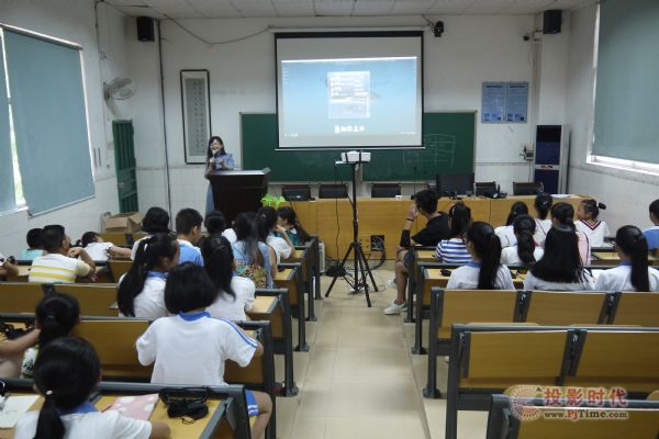 傳統教學到身臨其境 博浦VR走進深圳市新園學校