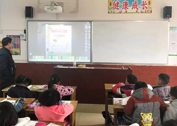 走進“世界瑤都”來賓，卡西歐助力中小學信息化建設