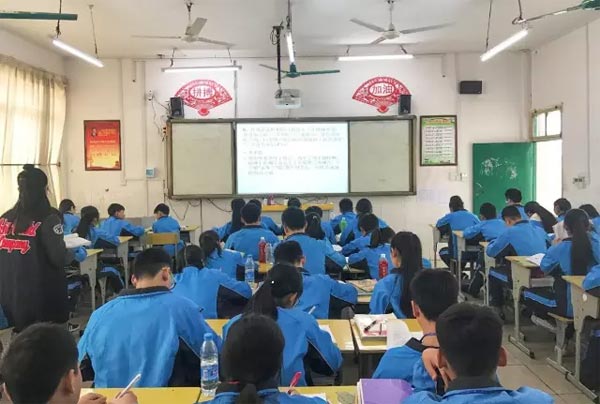 走進“世界瑤都”來賓，卡西歐助力中小學信息化建設
