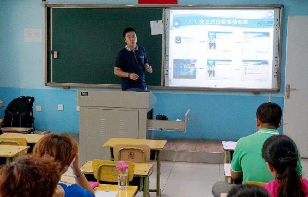 新標挑起波瀾：白板市場兩方爭架