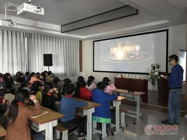 博浦3D VR創新實驗室助力蘭州靜寧路小學VR課堂