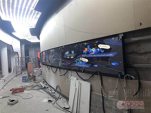 弧形55寸液晶拼接屏