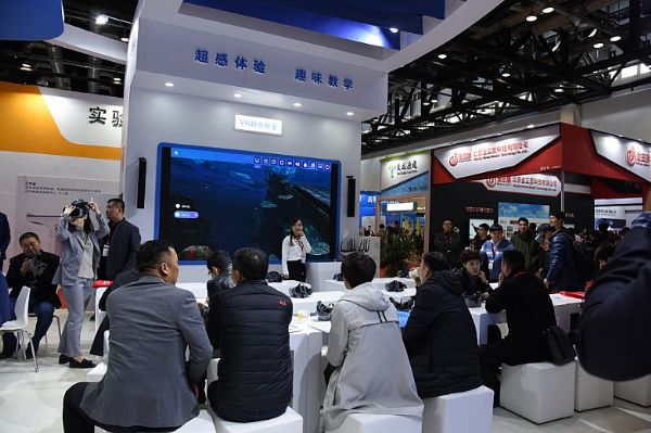 推動VR教學高質量落地，2019年將是轉折年