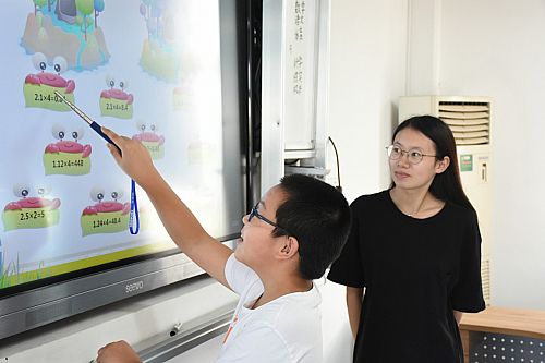 攜手希沃云班牌，百年老校打造德育新陣地